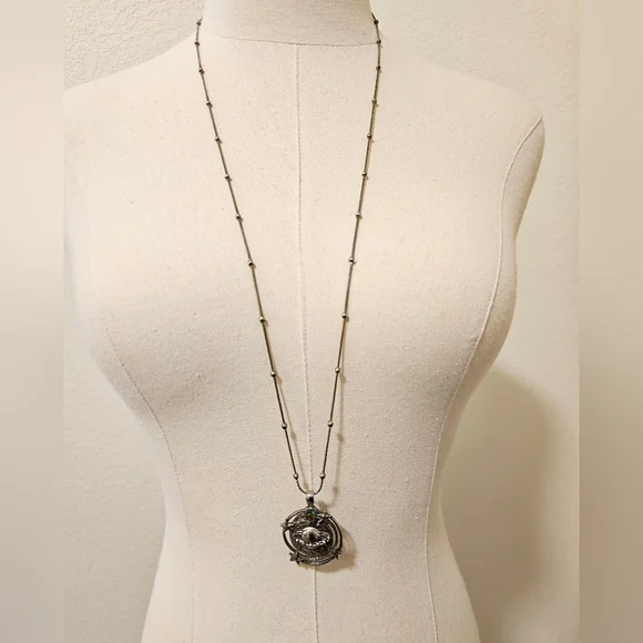 Vintage 90s Celestial Solar System Planet Stars Pendant On Chain Necklace - Picture 2 of 3